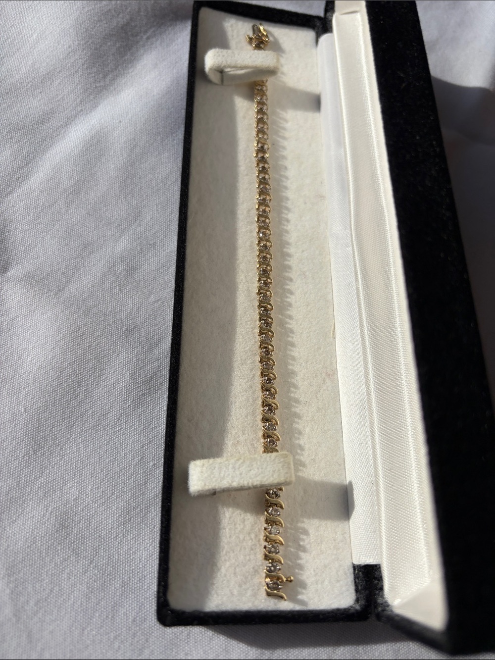 Classic Gold Link Bracelet for Women - Picture 5 of 6